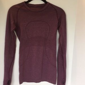 Lululemon long sleeve T-shirt